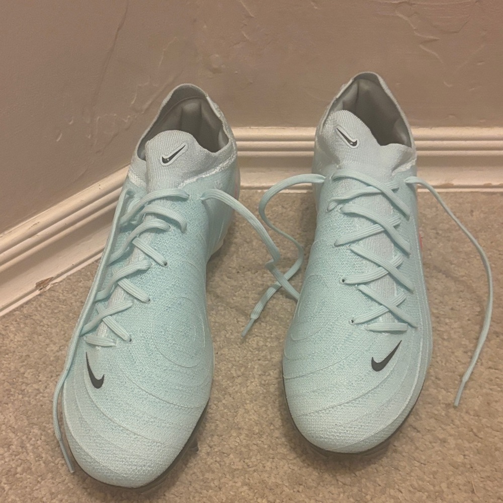 Nike Sky Blue Athletic Cleats